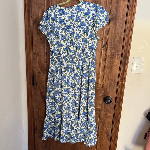 Floral Blue and White Dress - Picture 4 of 4